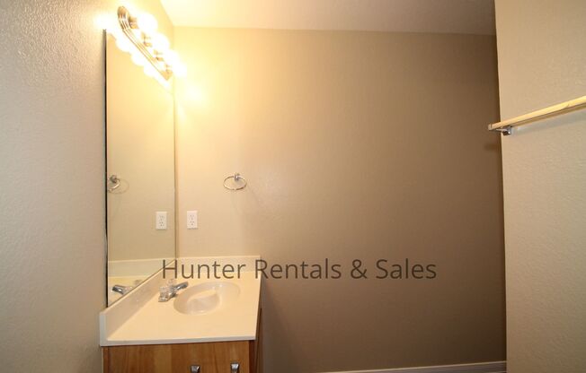 3 beds, 2 baths, $1,150