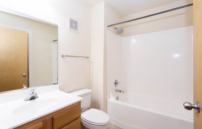 1 bed, 1 bath, 700 sqft, $1,450, Unit 109