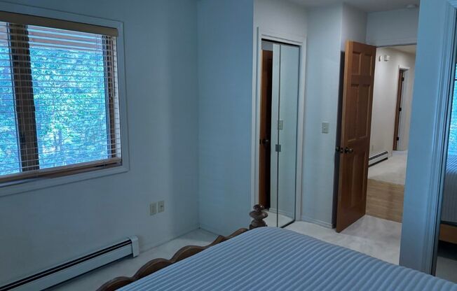 2 beds, 2 baths, $3,000, Unit # 212