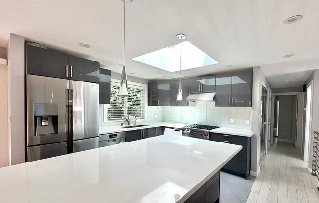 Modern Split-Level Home in Lake Hills for Rent