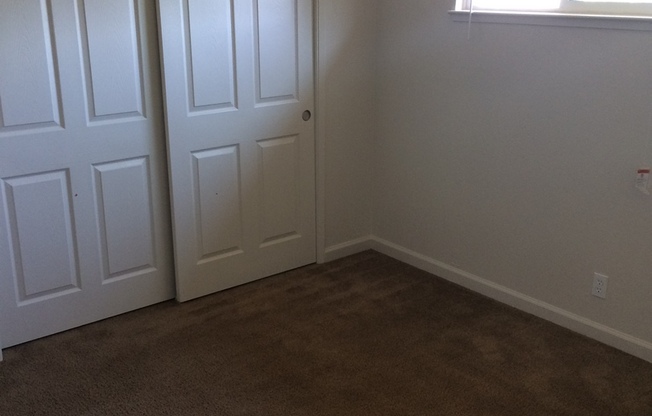 2 beds, 1 bath, $1,200