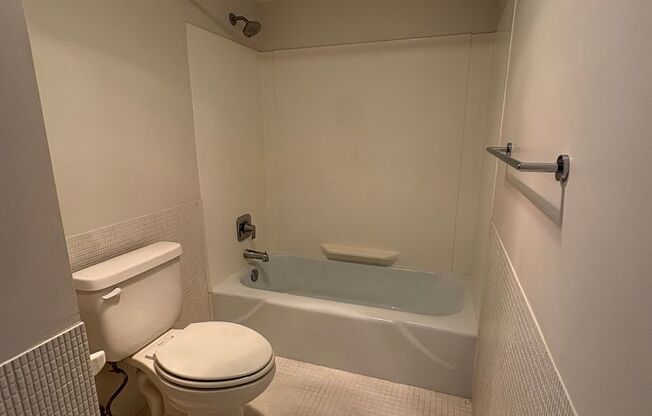 1 bed, 1 bath, 679 sqft, $1,650, Unit 607