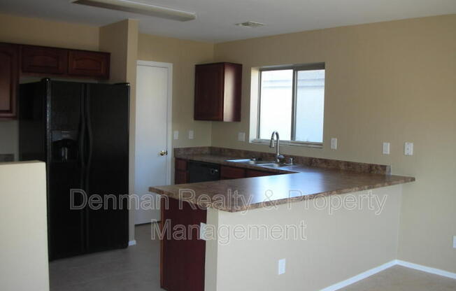 5725 S 32 LN