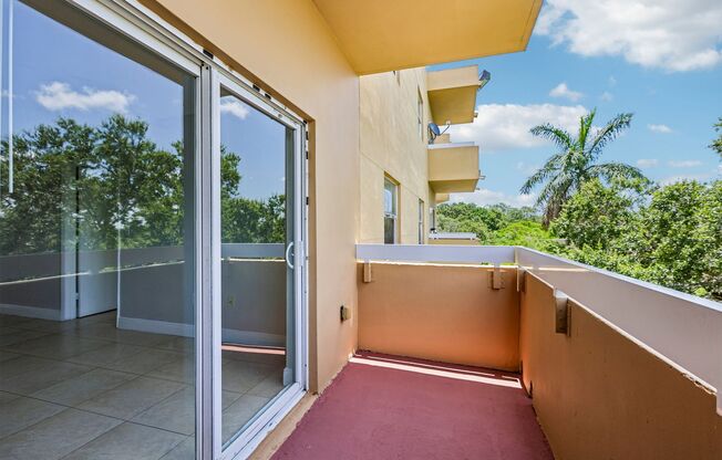 2 beds, 2 baths, $2,200, Unit R- 207