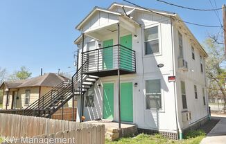 505 1/2-1 E. 32Nd Street