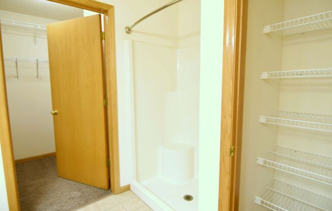 3 beds, 2 baths, 1,550 sqft, $2,310, Unit 1322-302