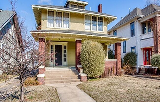 1214 W MAINE