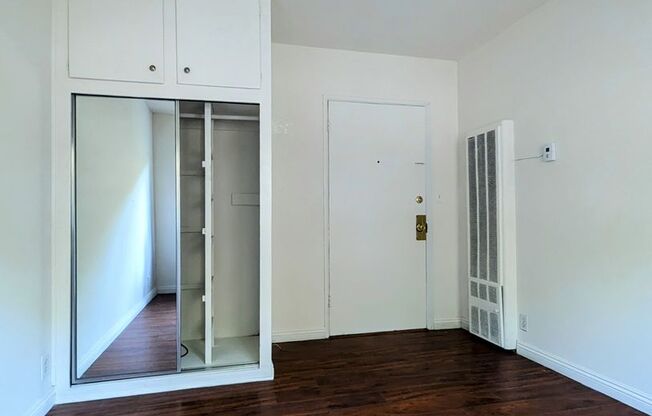 Studio, , 137 sqft, $899, Unit 012