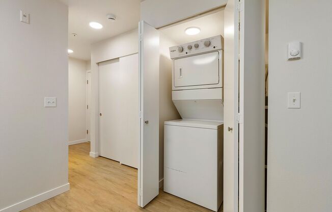 Studio, 1 bath, 413 sqft, $1,445, Unit 201