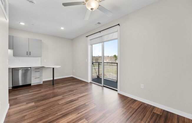 1 bed, 1 bath, 605 sqft, $1,275, Unit 404