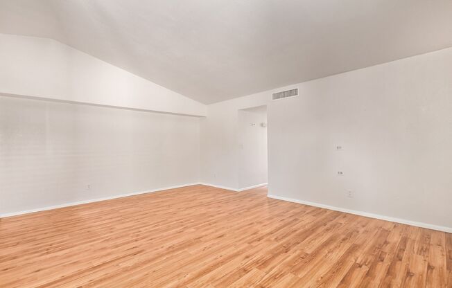 Beautifully upgraded 2 Bedroom/2 Bath Home in Chandler!
