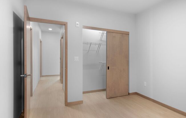 3 beds, 2 baths, 1,277 sqft, $3,200, Unit 215