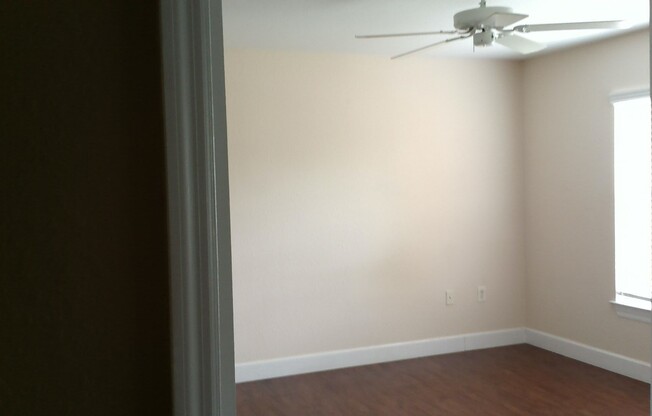2 Bdrm Condo blocks from Universal Studios
