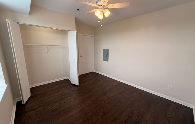 1 bed, 1 bath, $1,650, Unit 905