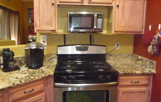 1 bed, 1 bath, 853 sqft, $1,595