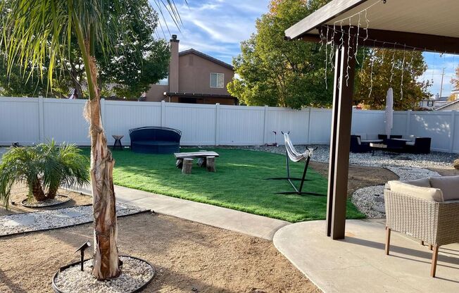*** $500-OFF Move In Special*** Charming 3-Bedroom Home with Spacious Backyard & Mountain Views