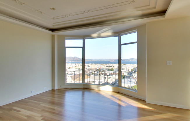 2090 Green Street (003r)