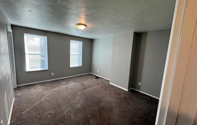 2 beds, 1 bath, $995