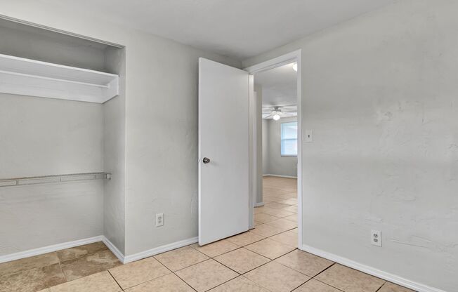 2 beds, 1 bath, $1,600