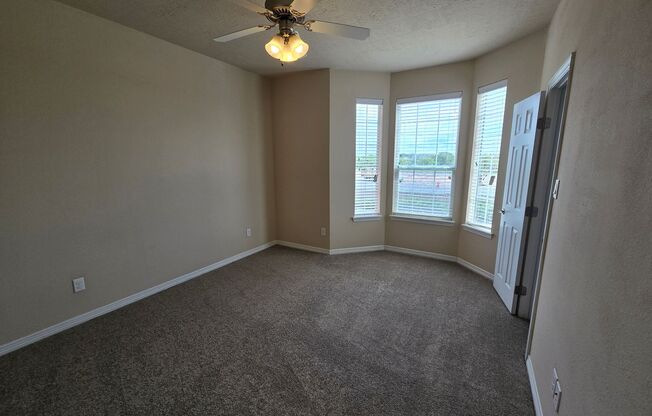 4 beds, 4.5 baths, $2,200, Unit # 3004