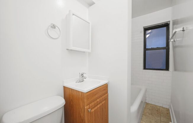 Studio, 1 bath, 381 sqft, $1,095, Unit 206