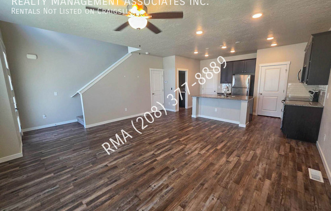 4735 W SANTA FE LN