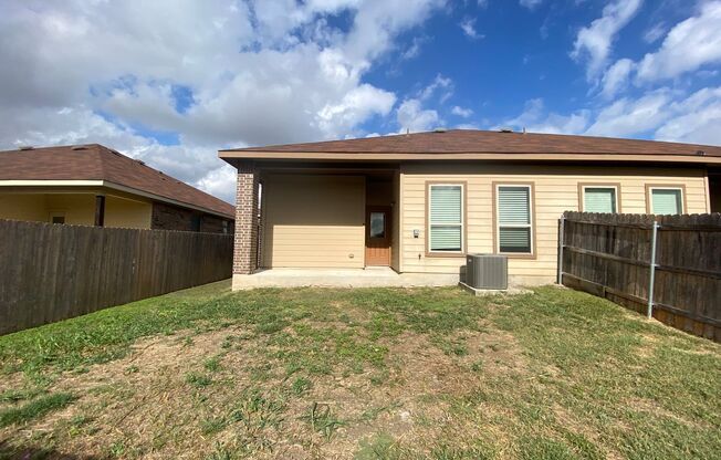 3 beds, 2 baths, $1,525