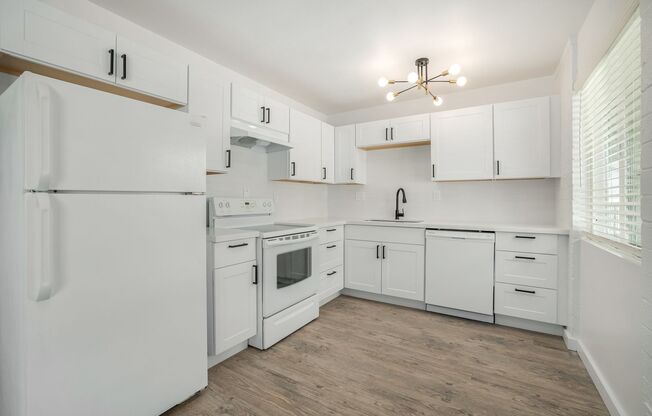 2 beds, 1.5 baths, 900 sqft, $1,279, Unit 32