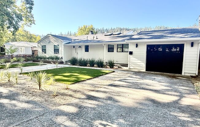 Beautiful Remodeled Calistoga Home On Desirable Tree Lined Street