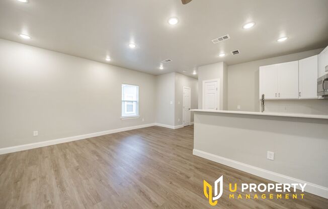 3 beds, 2.5 baths, 1,422 sqft, $1,450, Unit Unit 1016