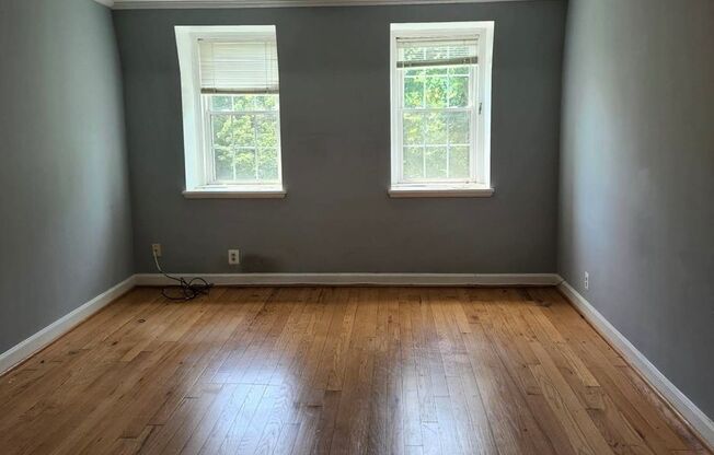 Top Floor 1/1 with Updated Kitchen & HDWD Floors