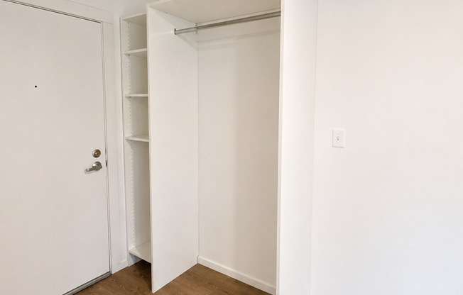 Studio, 1 bath, 176 sqft, $1,095, Unit 4306