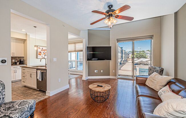 Fully Furnished 1-Bedroom, 1.5-Bathroom 3-Story Condo for Rent in Oak Lawn Dallas!