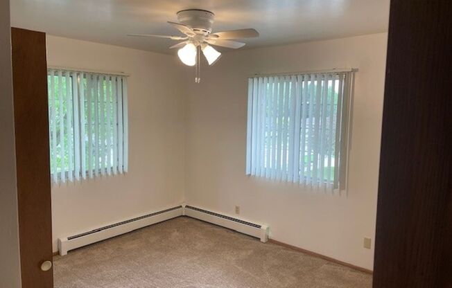 August Management presents the Colonial Apartments in New Holstein
