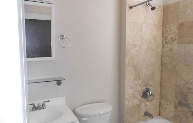 2 beds, 2 baths, 1,110 sqft, $2,395, Unit 3924-G
