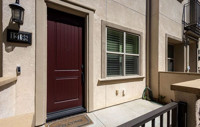Bright and Airy Split-Level Townhouse in Whittier – 3 Bed, 2.5 Bath