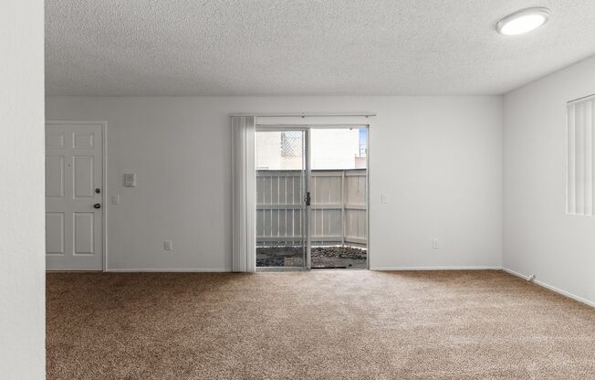 1075 Loma Ave