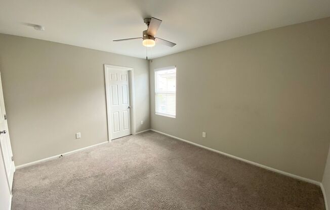 4/BD 3/BA Sleek, Spacious & Designed to Impress Home!