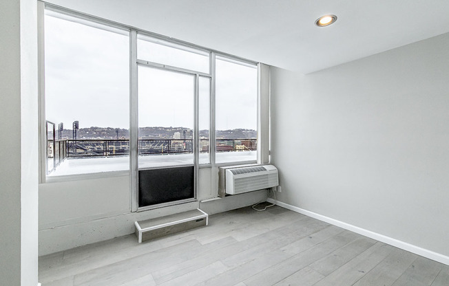 2 beds, 1 bath, 926 sqft, $2,741, Unit 1404