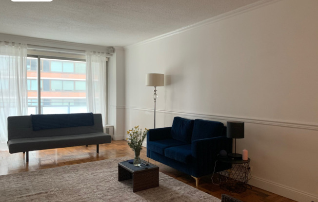 2 beds, 1 bath, $5,600, Unit 19J