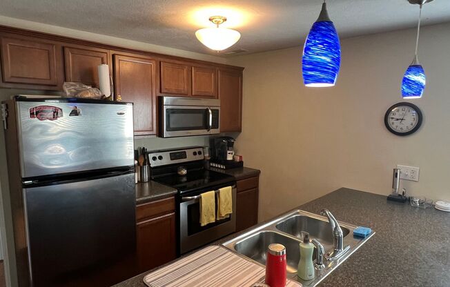 1 bed, 1 bath, $895