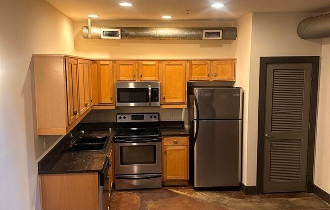 2 beds, 2 baths, 850 sqft, $1,450, Unit APT 116