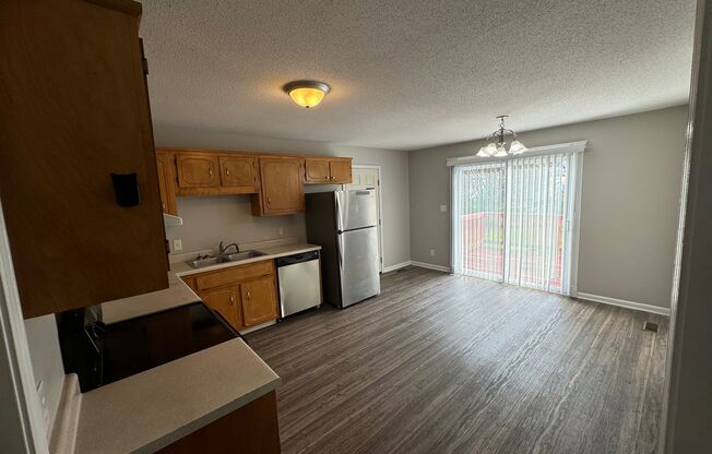 3 beds, 2 baths, $1,450