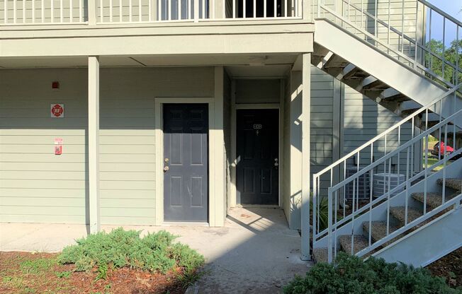 Great 1/1 condo in gated community!