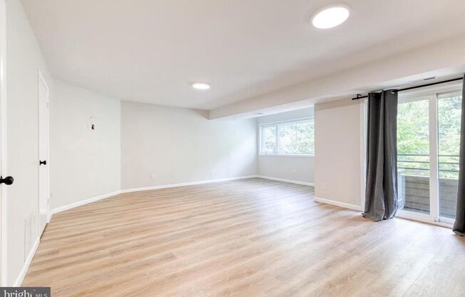 Welcome to contemporary luxury living in this beautifully renovated 2bd 2.5bth penthouse condo