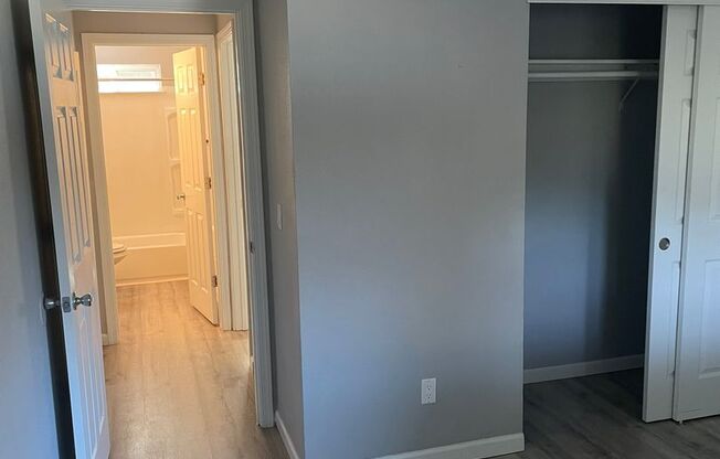 2 beds, 1 bath, 800 sqft, $1,350, Unit 431-01-19