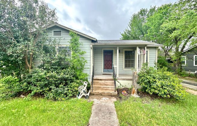 Charming & Homey 3/BR 1/BA with Cozy Porch, Deck & Fenced Yard!