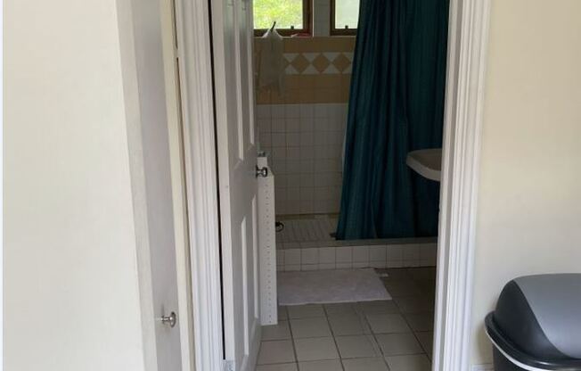 2643 N Sheffield Ave Apt 1