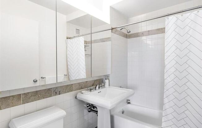 2 beds, 2 baths, $7,095, Unit 2410