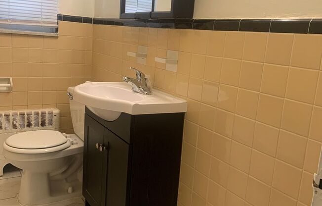 2 beds, 1 bath, 756 sqft, $2,225, Unit 266B